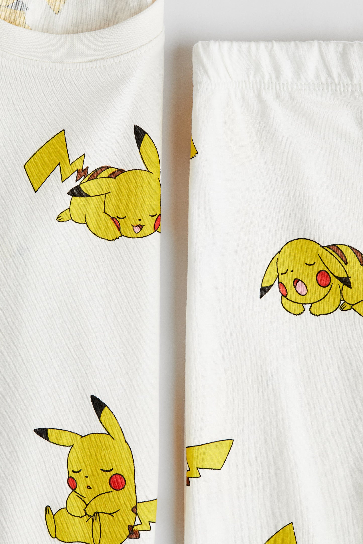 PIJAMA DE POKEMON H&M
