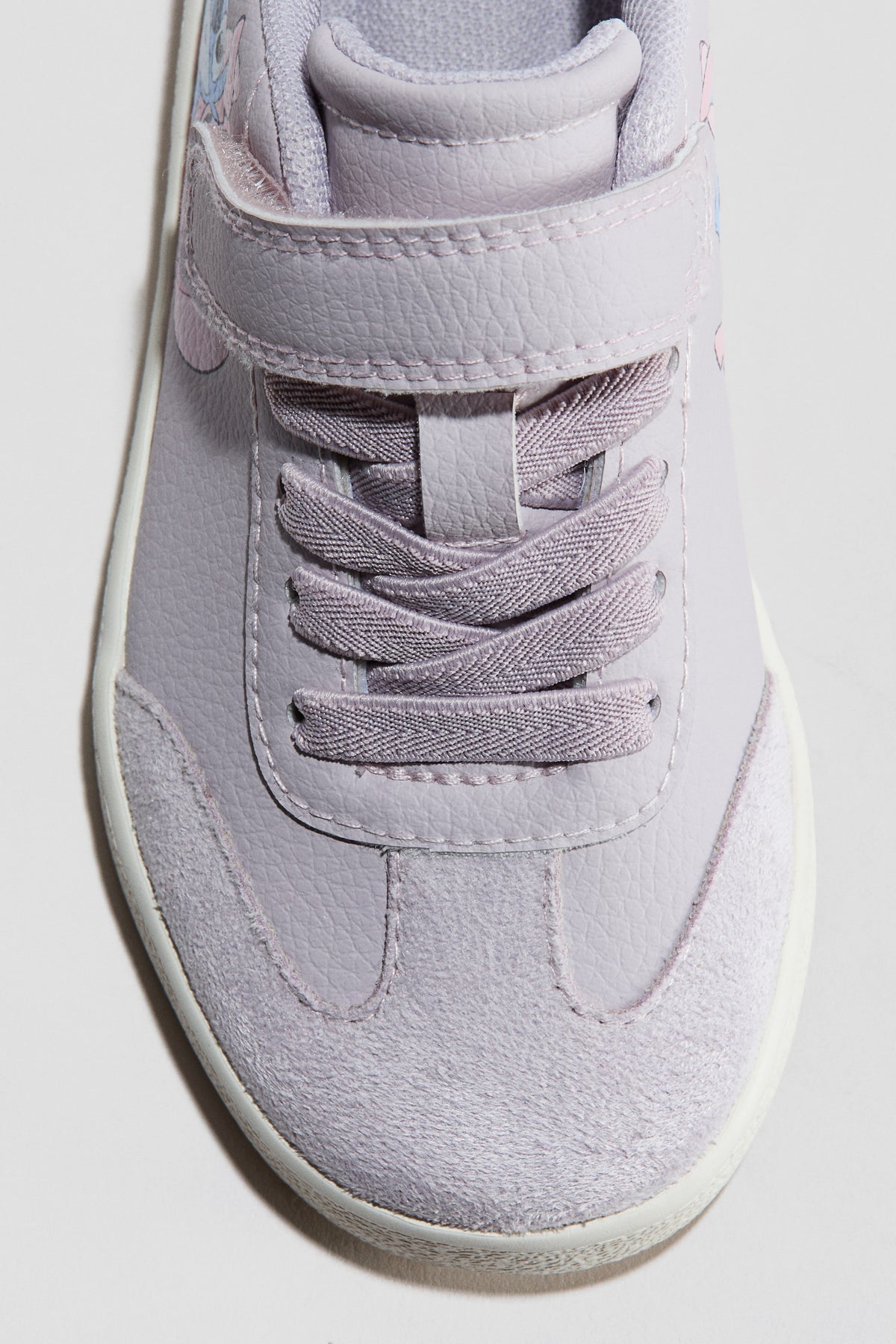 TENIS DE STITCH H&M