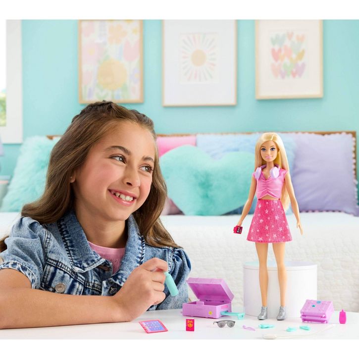 BARBIE Y ACCESORIOS DE VIAJE